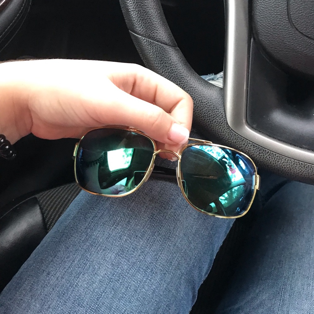 Brand new women’s costas